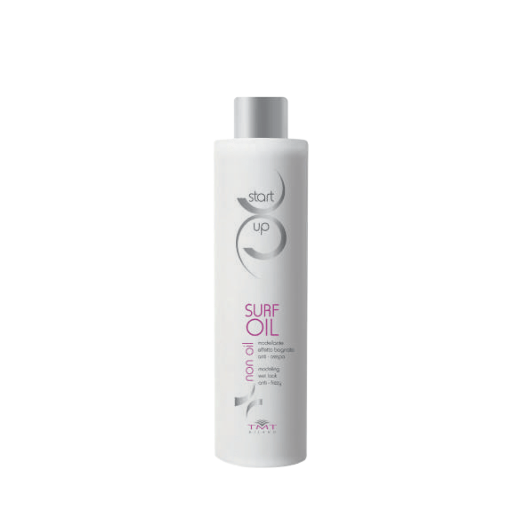 Flacone cilindrico di gel per capelli da 250ml.  Il design del flacone è semplice e pratico, pensato per un prodotto che offre protezione solare ai capelli e una tenuta leggera, ideale per chi desidera un look naturale e definito anche sotto il sole.